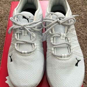 Men’s Puma soft foam Sneakers